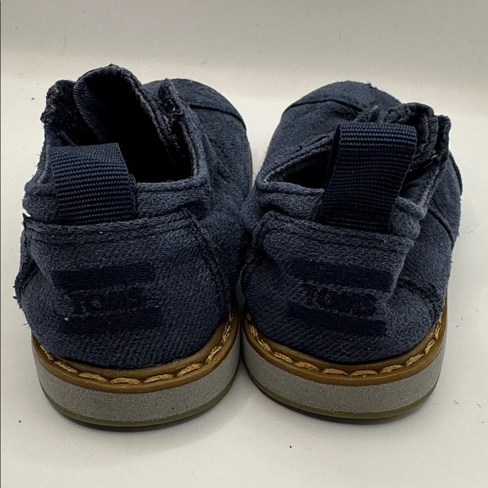 TOMS Tiny TOMS Navy Twill Brogue Sneakers Toddler Size 6 Slip-On Casual Shoes - Picture 8 of 13